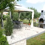 Apartment Karolina - Green Oasis